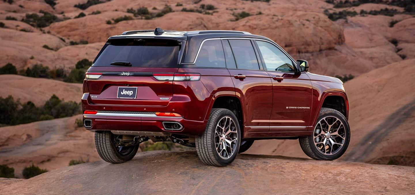 2023 Jeep Grand Cherokee Summit Overview