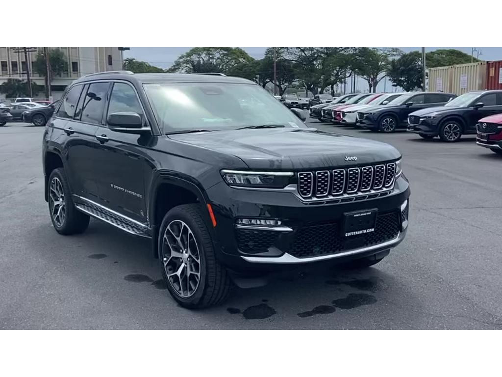 2023 Jeep Grand Cherokee Summit Pictures