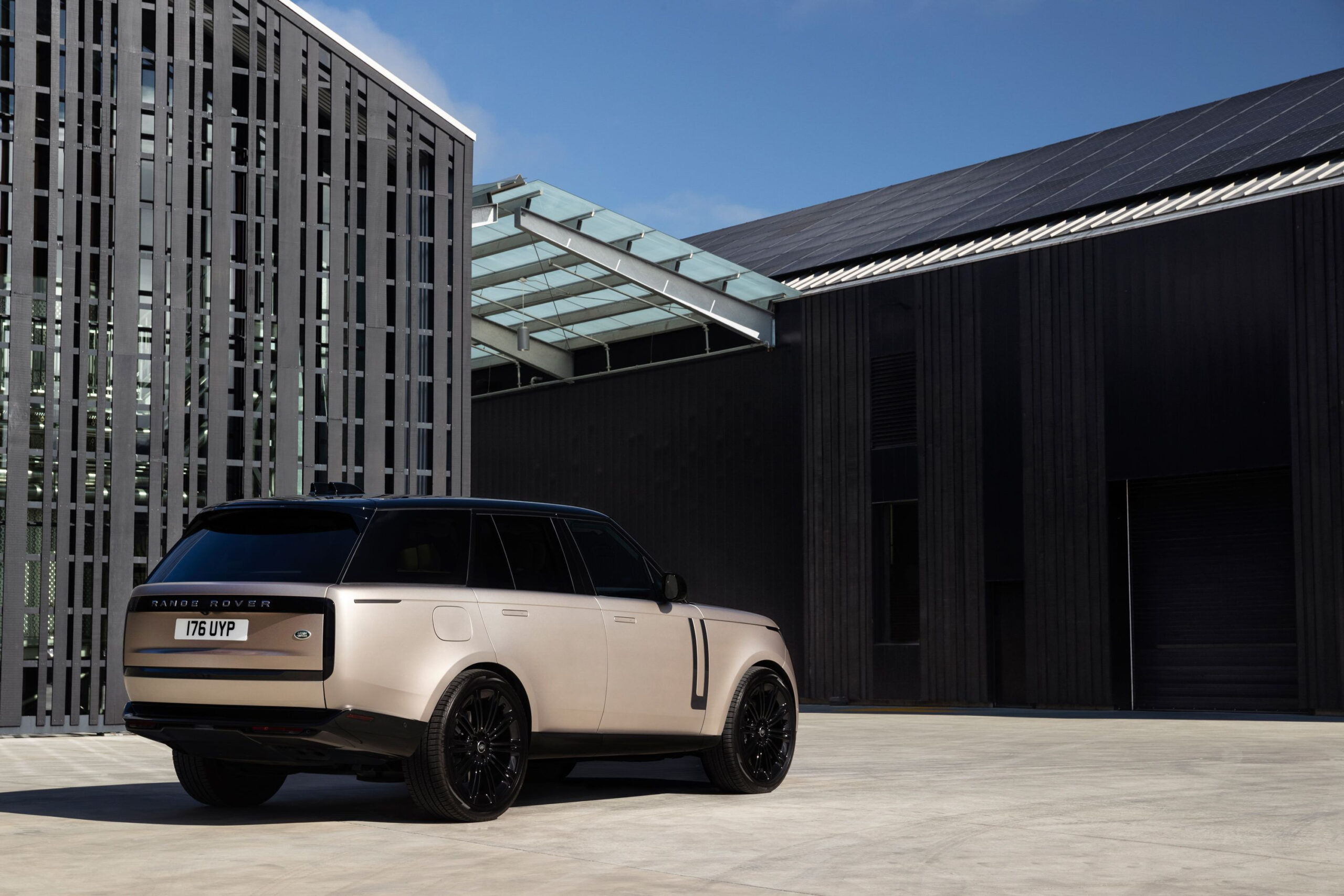 2023 Range Rovers Performance and New Engine