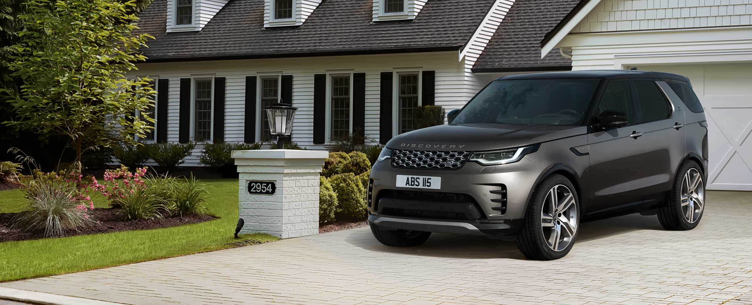 Land Rover Discovery 2023 Specs and Review