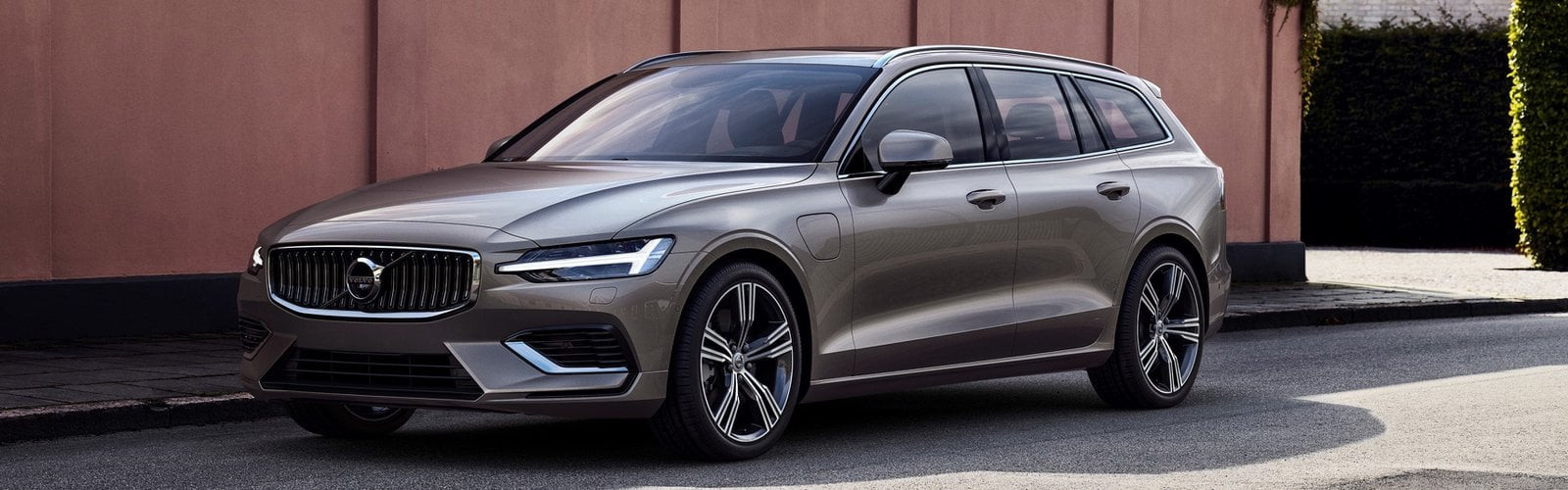 Volvo V60 T6 Recharge 2023 Redesign and Review